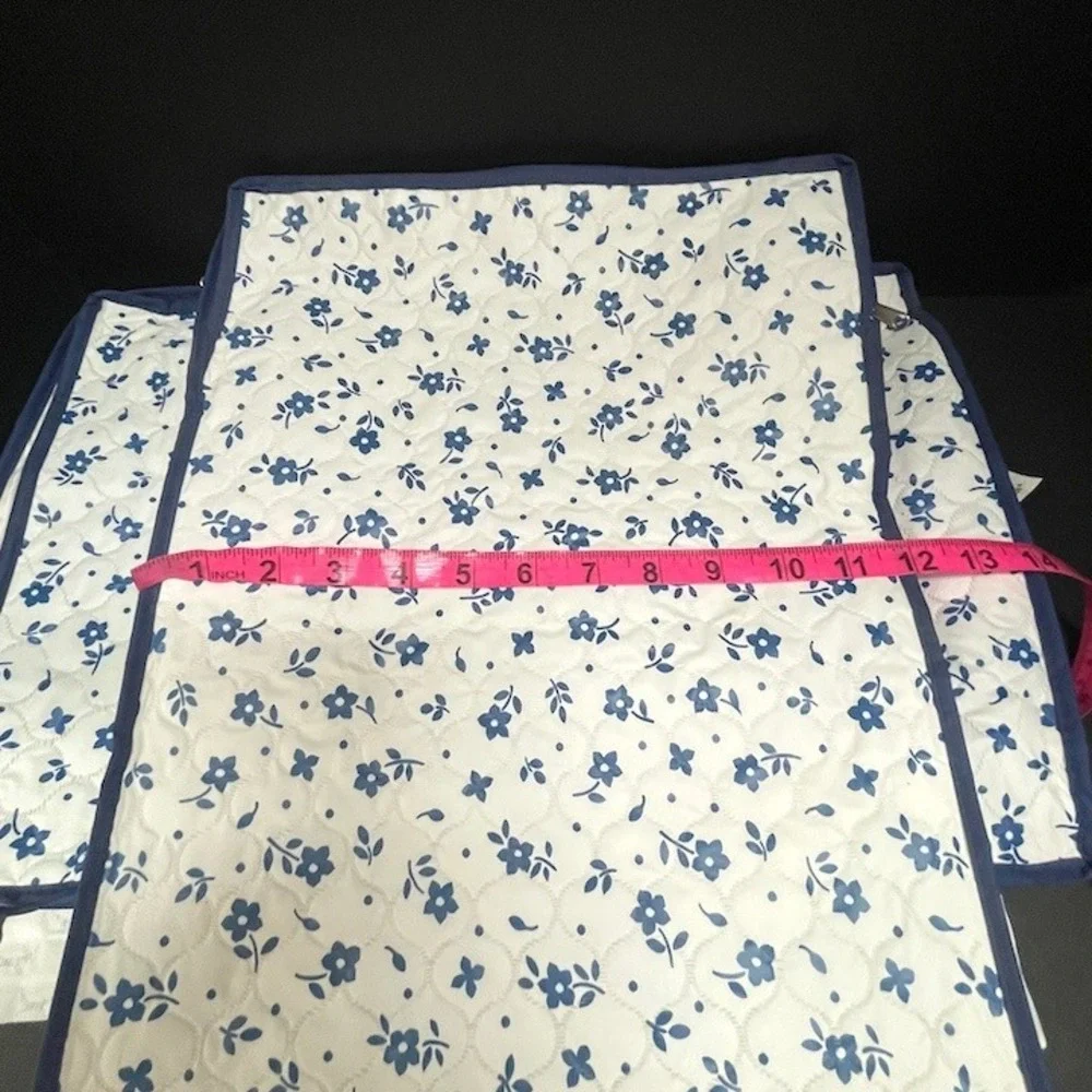 Lillian Vernon Quilted Floral Storage Bags Blue White Set‎ of 2 Zippered Cases